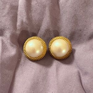 Vintage clip on Gold and Cream Earrings